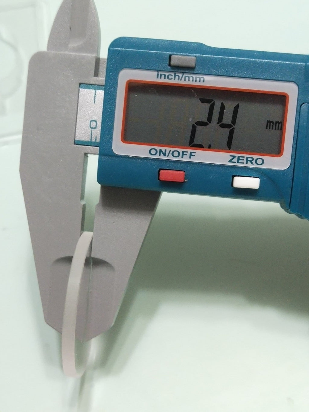 GUCCI Original /Sapphire Crystal / Part No. YDA 42041