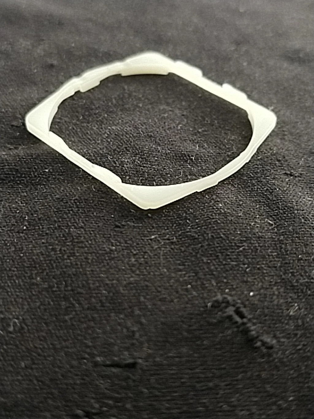 NOS Seiko Part . 8609 0770 / Holdingring For gasket