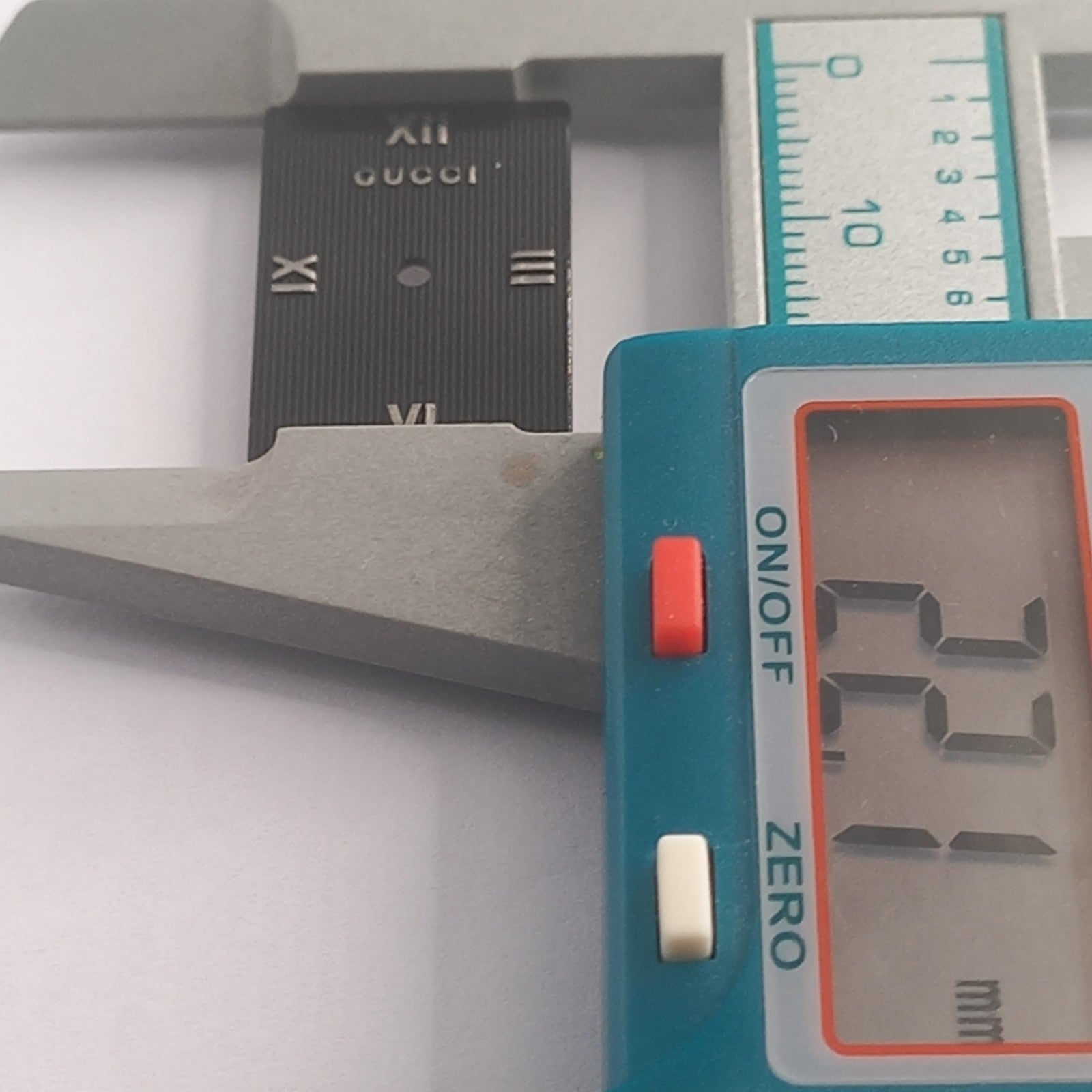 GUCCI Original /Dail CADRAN Noir 8600 J / Part No. 051 .A450 color  BLACK