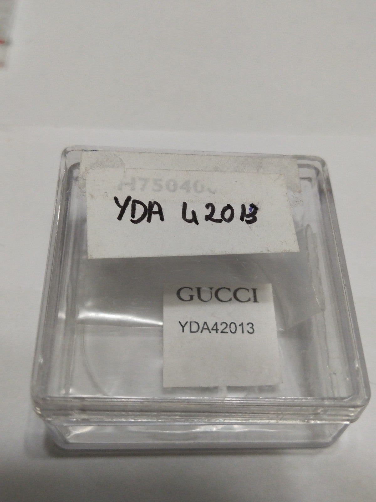 GUCCI Original /Crystal / Part No. YDA 42013 /0.7 Thickness 
