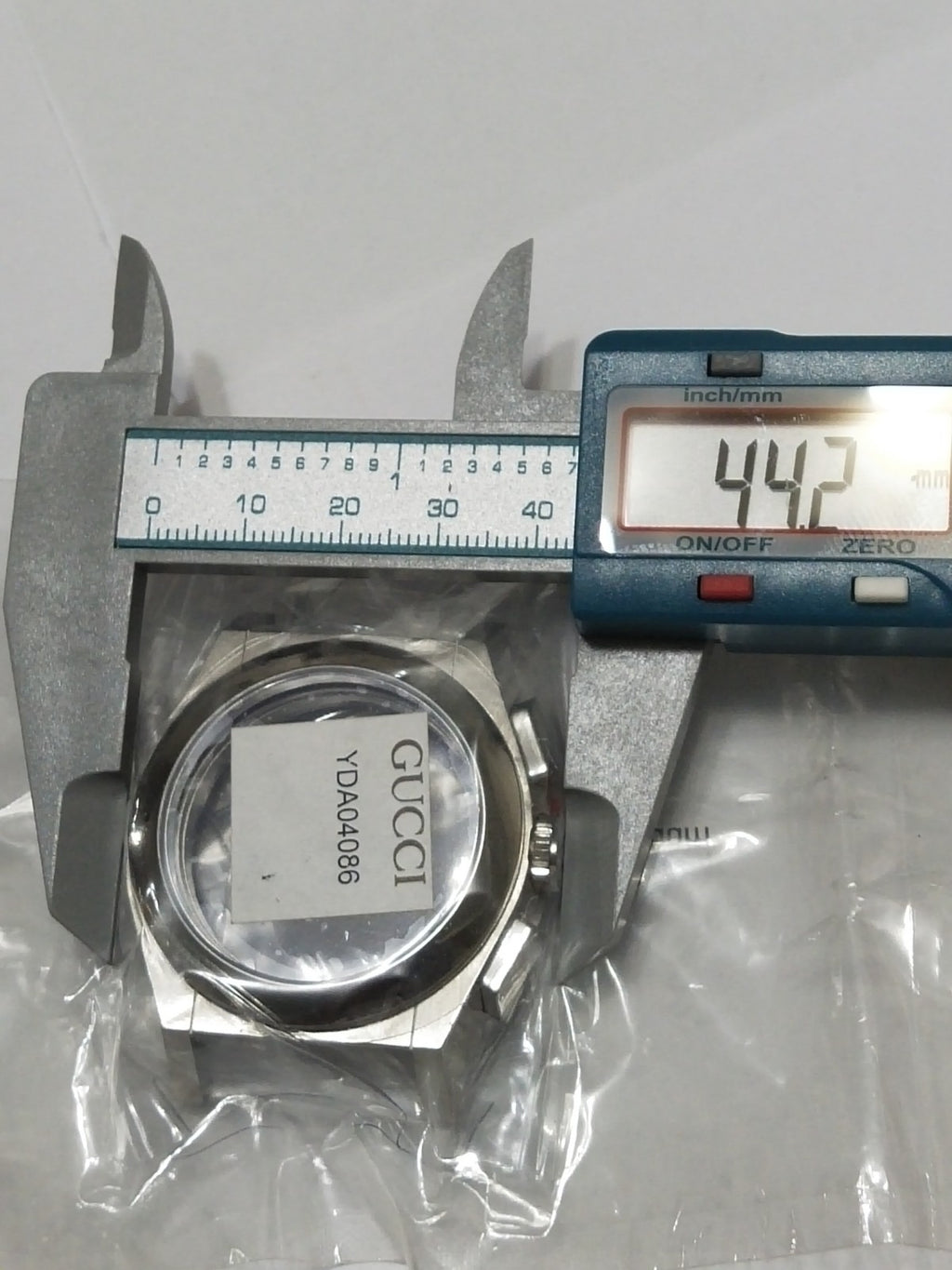 GUCCI Original / Complete Case/ Part No. YDA04086/Factory sealed 