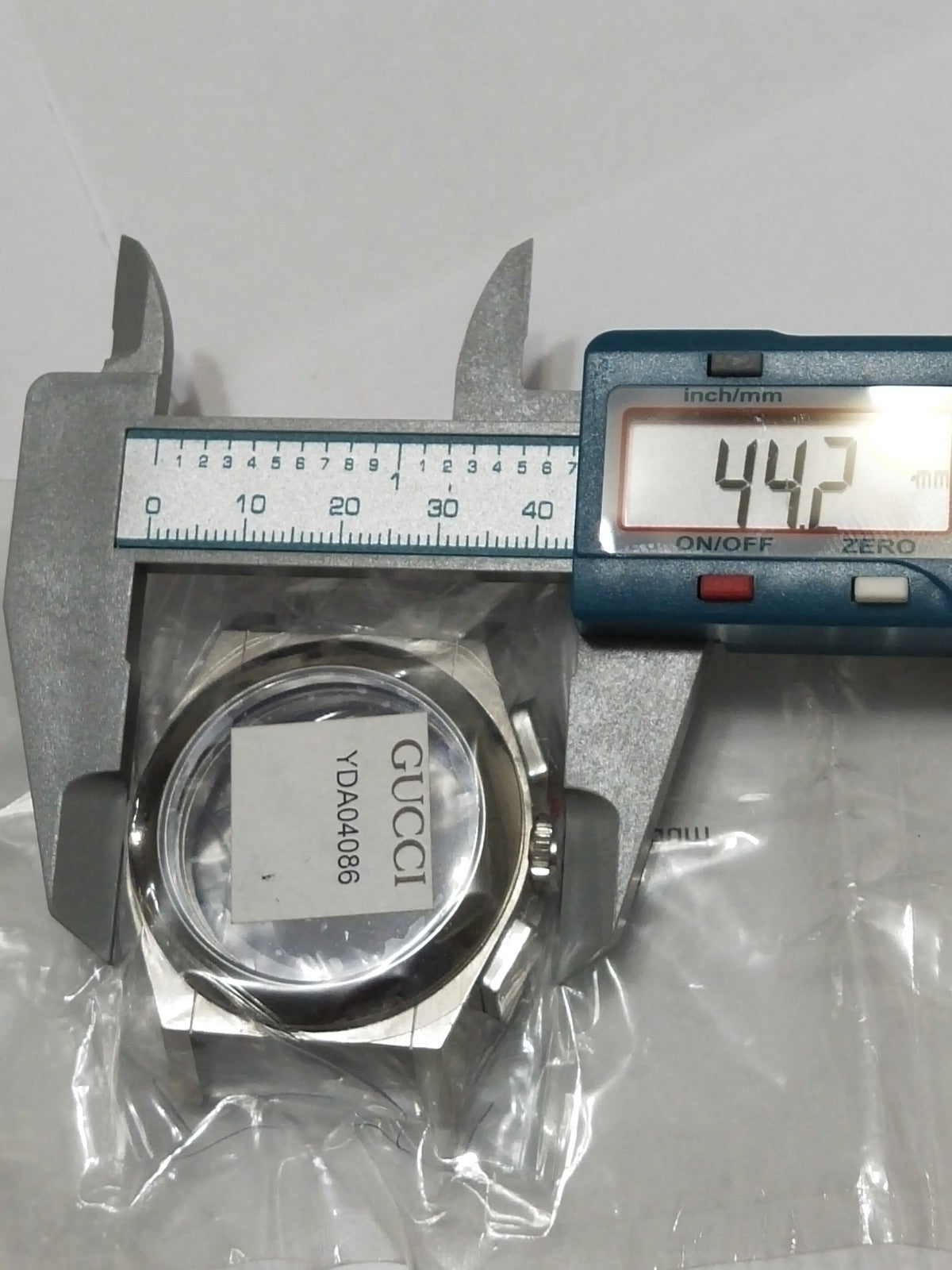 GUCCI Original / Complete Case/ Part No. YDA04086/Factory sealed 