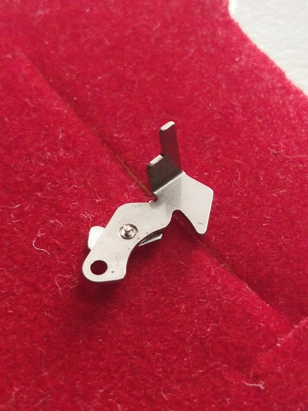 NOS Seiko Parts 587 611 Cal. 6138A/1pc
