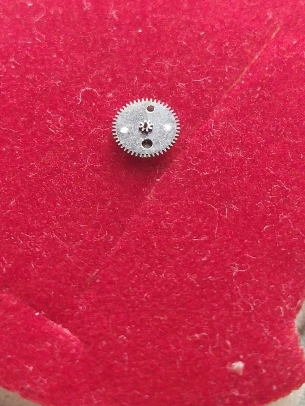 NOS Seiko Parts 667 250 /1pc