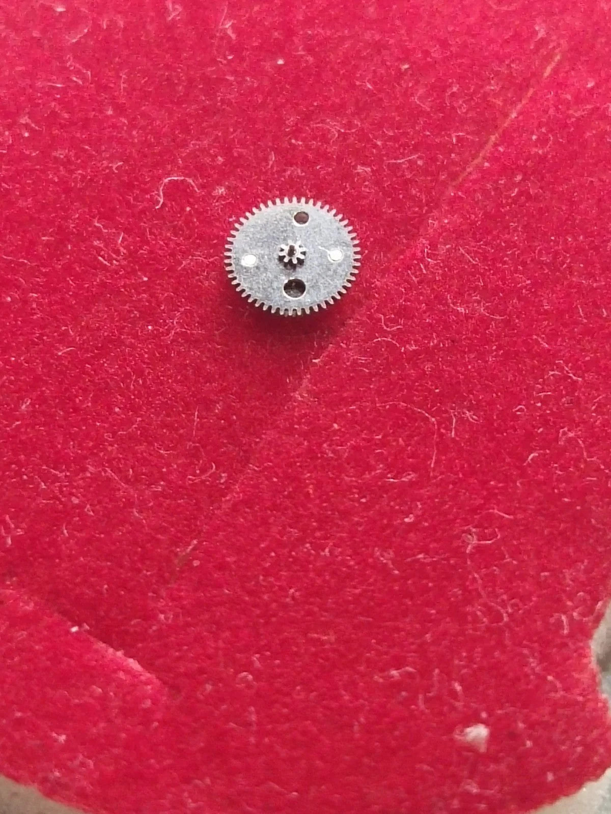 NOS Seiko Parts 667 250 /1pc