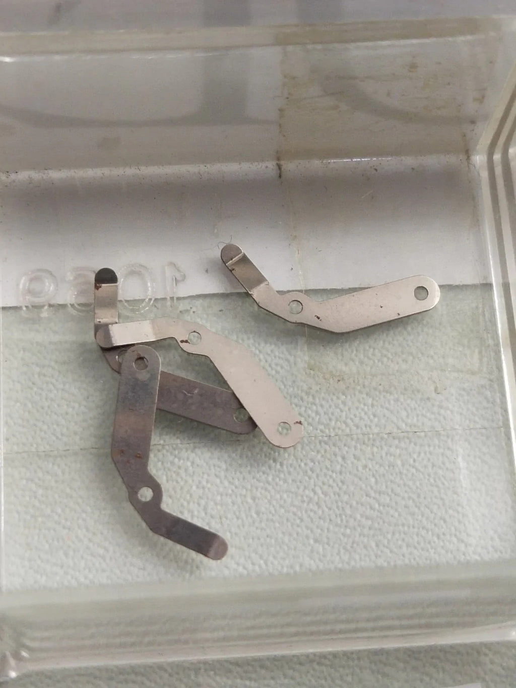 Seiko Part. 389 220 Sitting lever Axel Spring Cal. 2205A (1pc
