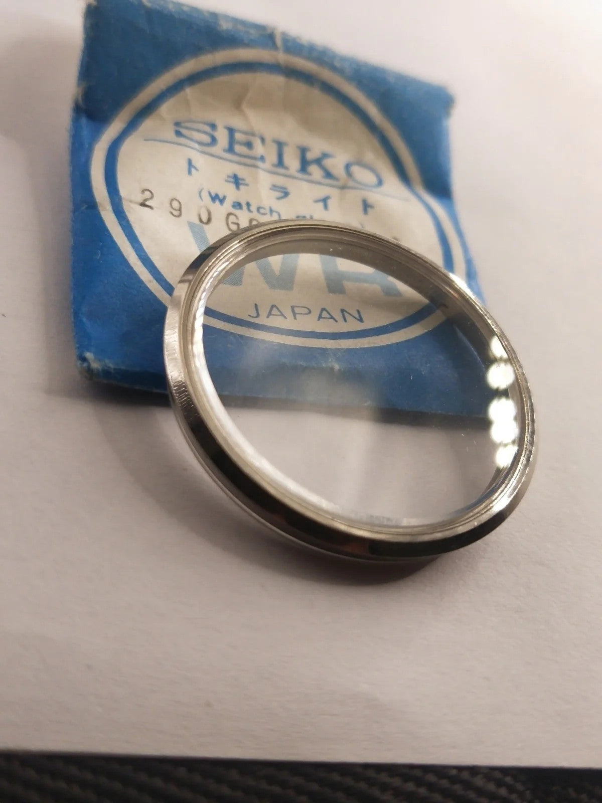 New Old Stok original Seiko glass 290G05GNS