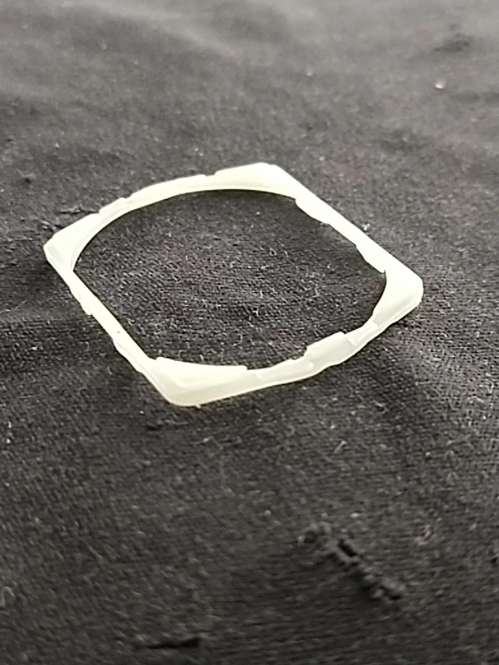 NOS Seiko Part . 8609 0770 / Holdingring For gasket