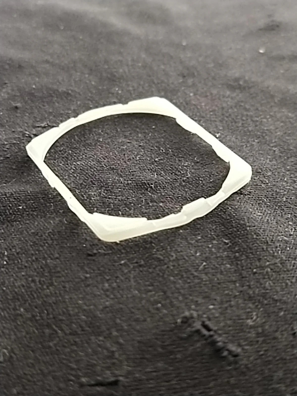 NOS Seiko Part . 8609 0770 / Holdingring For gasket