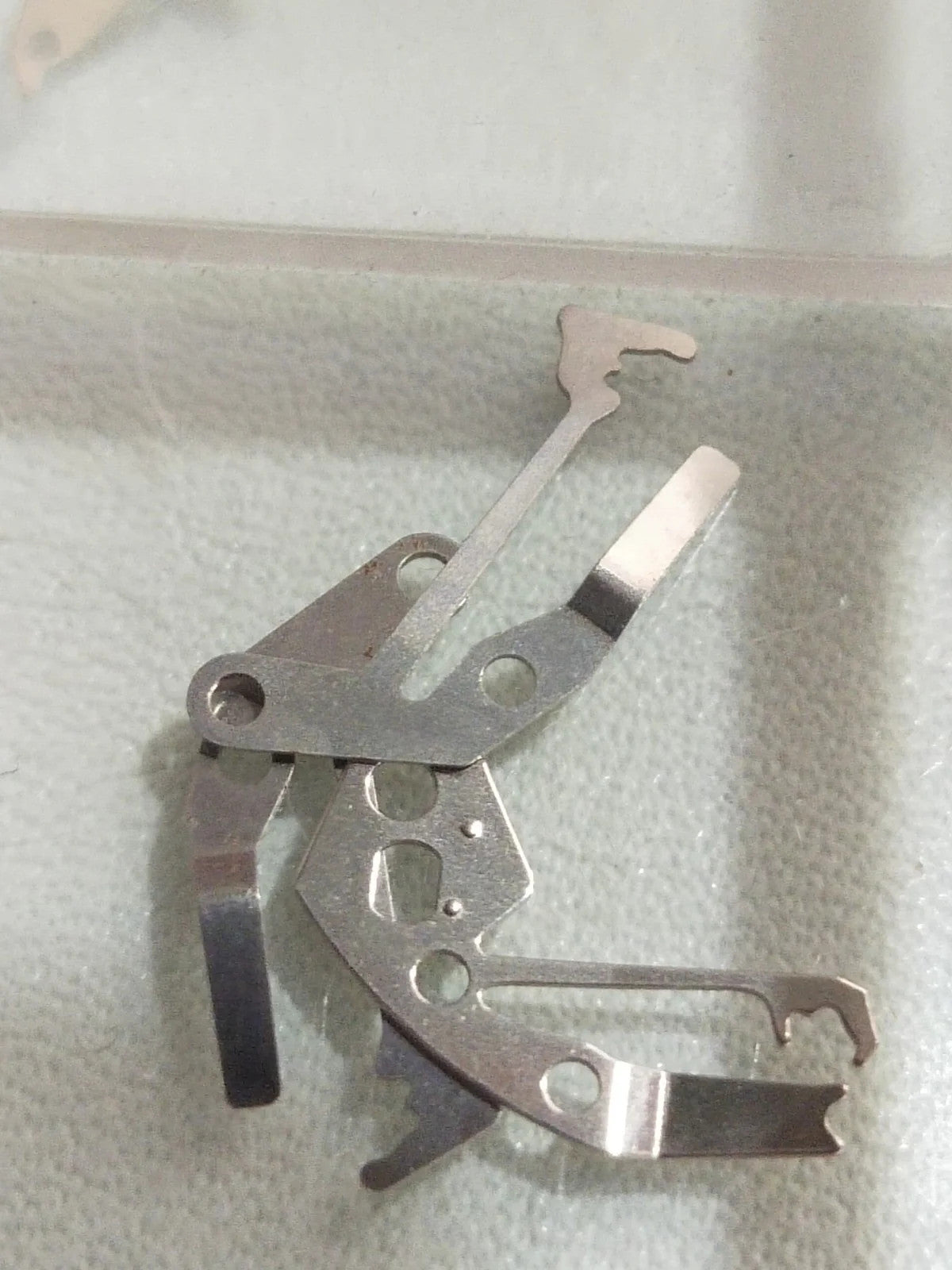 Seiko Part. 389 611 Sitting lever Axel Spring (1pc