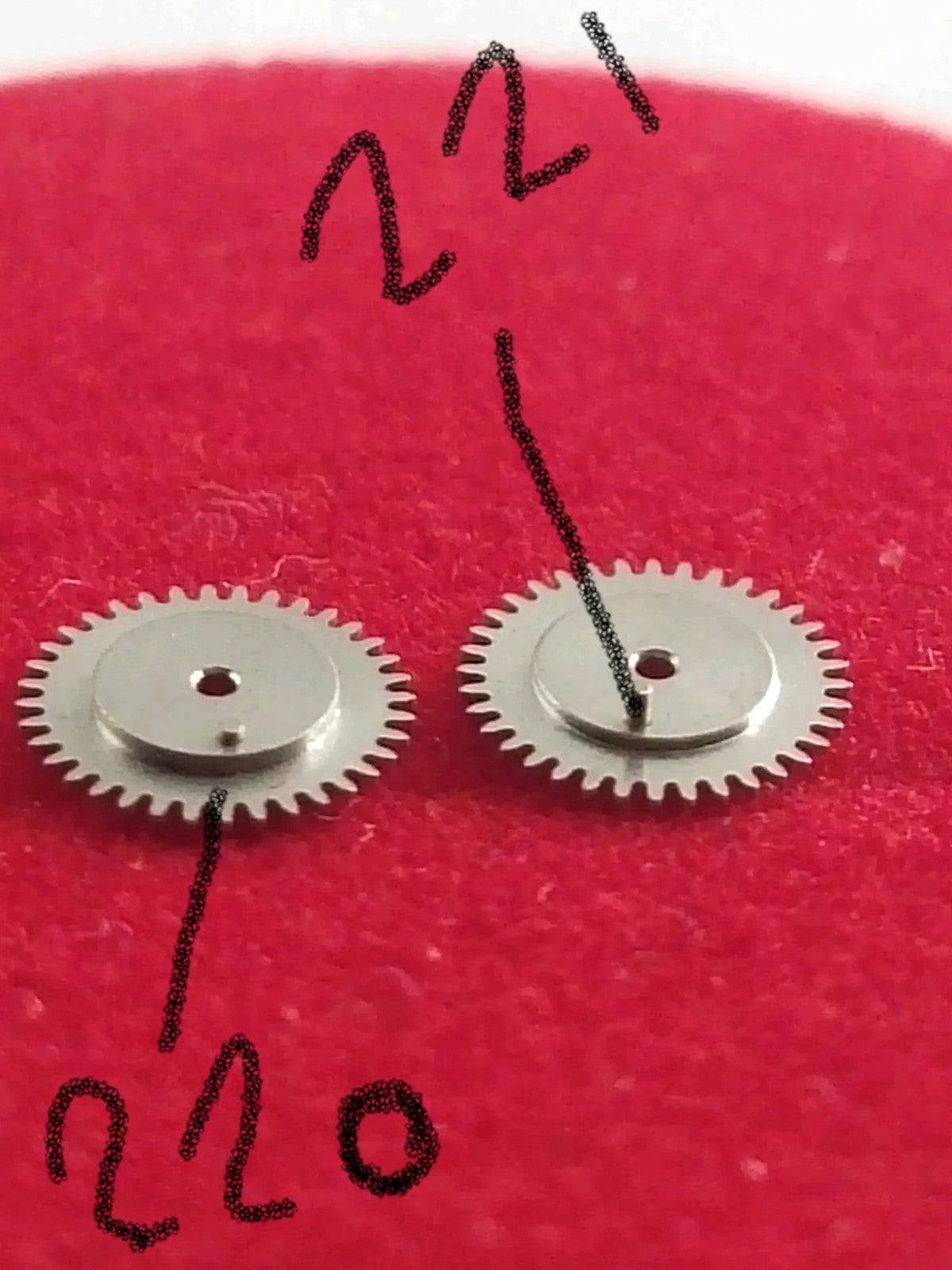 NOS Seiko Date Draiving wheel Parts 802 220 / 1 Pc