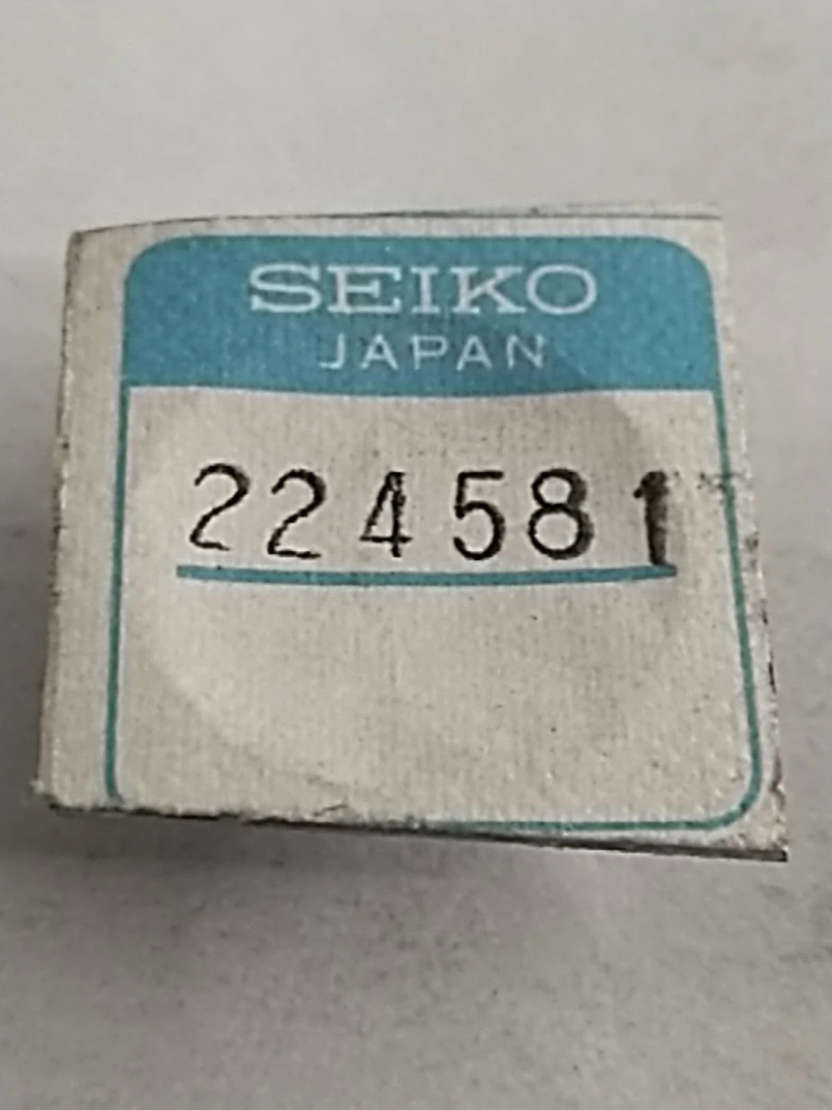 NOS Seiko Part . 224 581 Central wheel and Pinion With Cannon Pinion