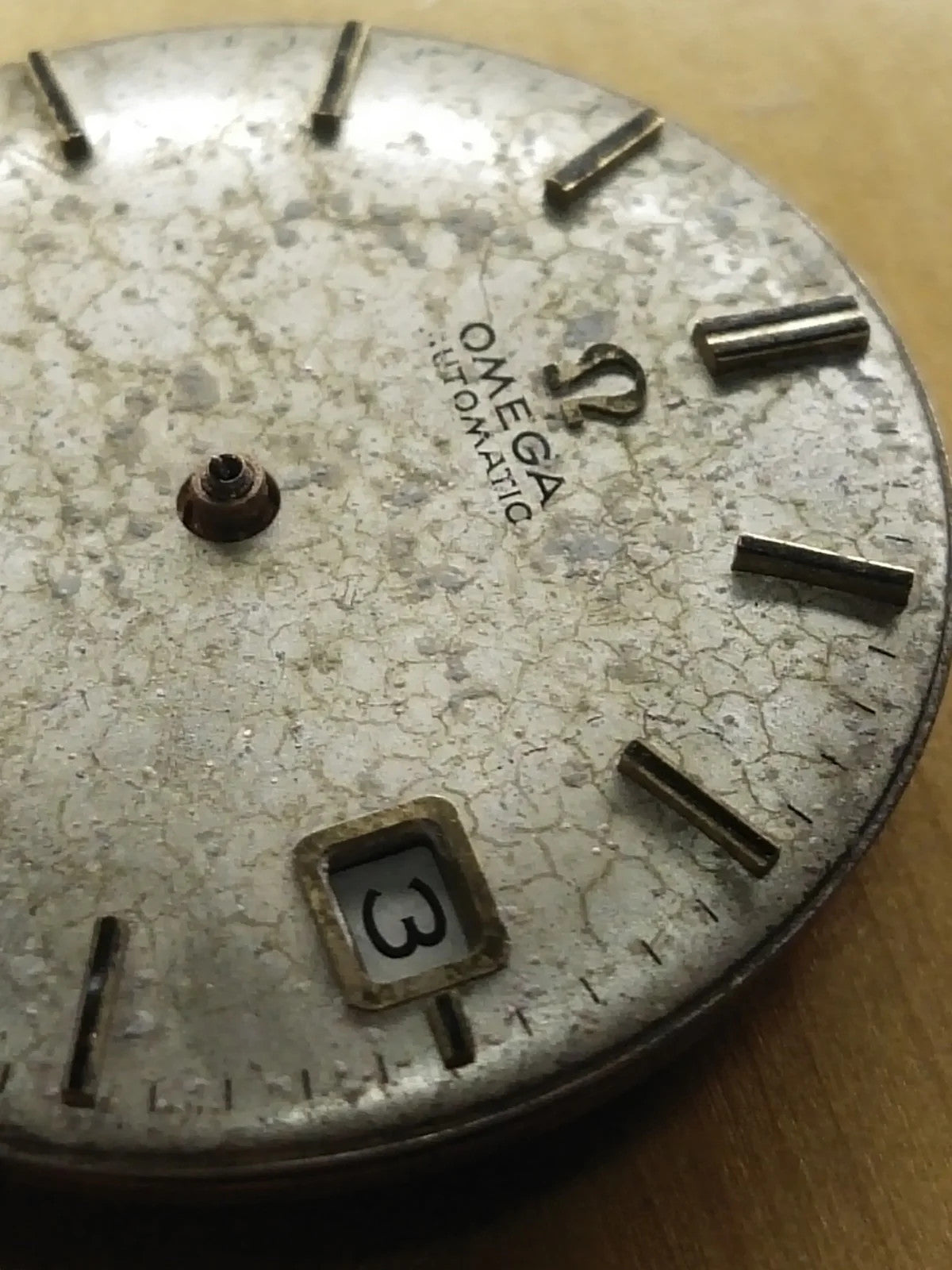 Omega 565 movement with dial / fully working / used