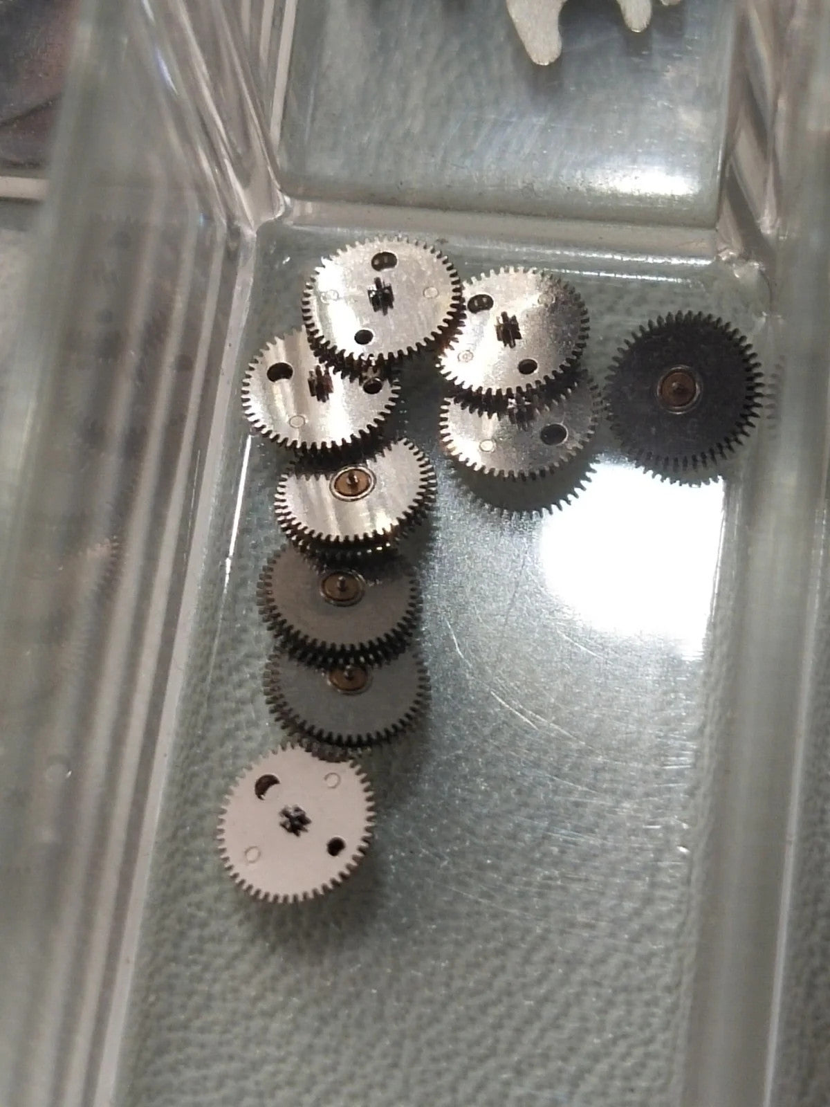 NOS Seiko Parts 668 250 /1pc