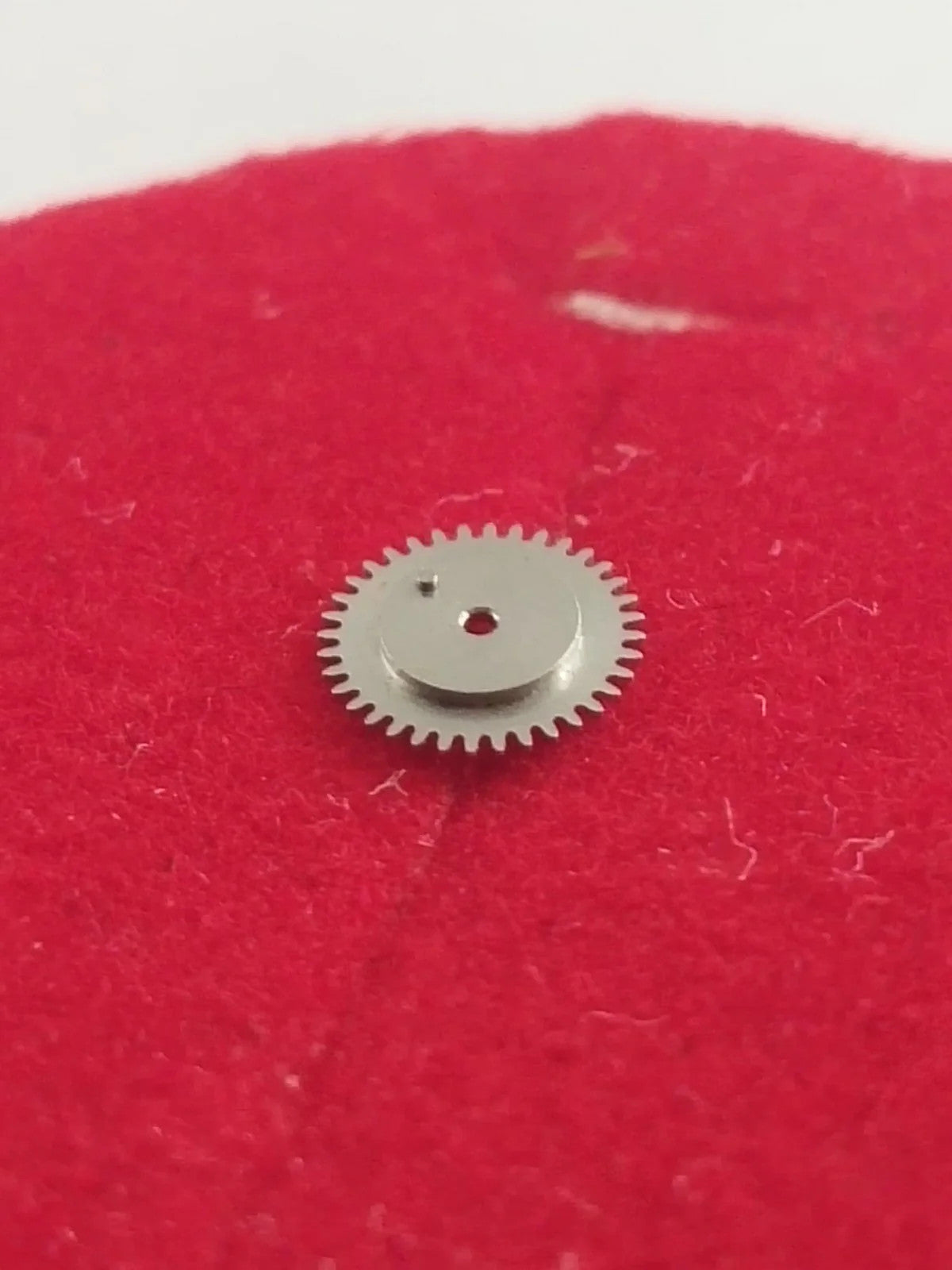 NOS Seiko Date Draiving wheel Parts 802 220 / 1 Pc