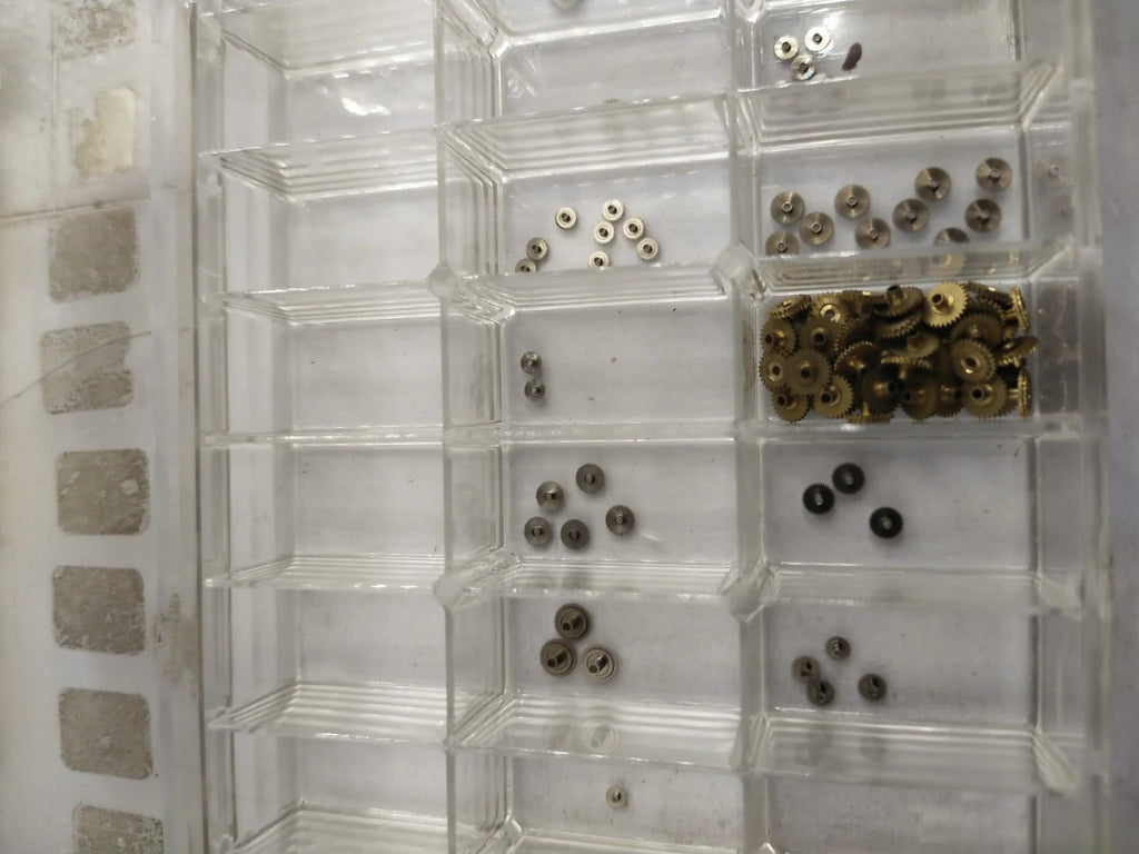 NOS SEIKO hour wheel Part 271 +++ Price from 25 to 40 per piece