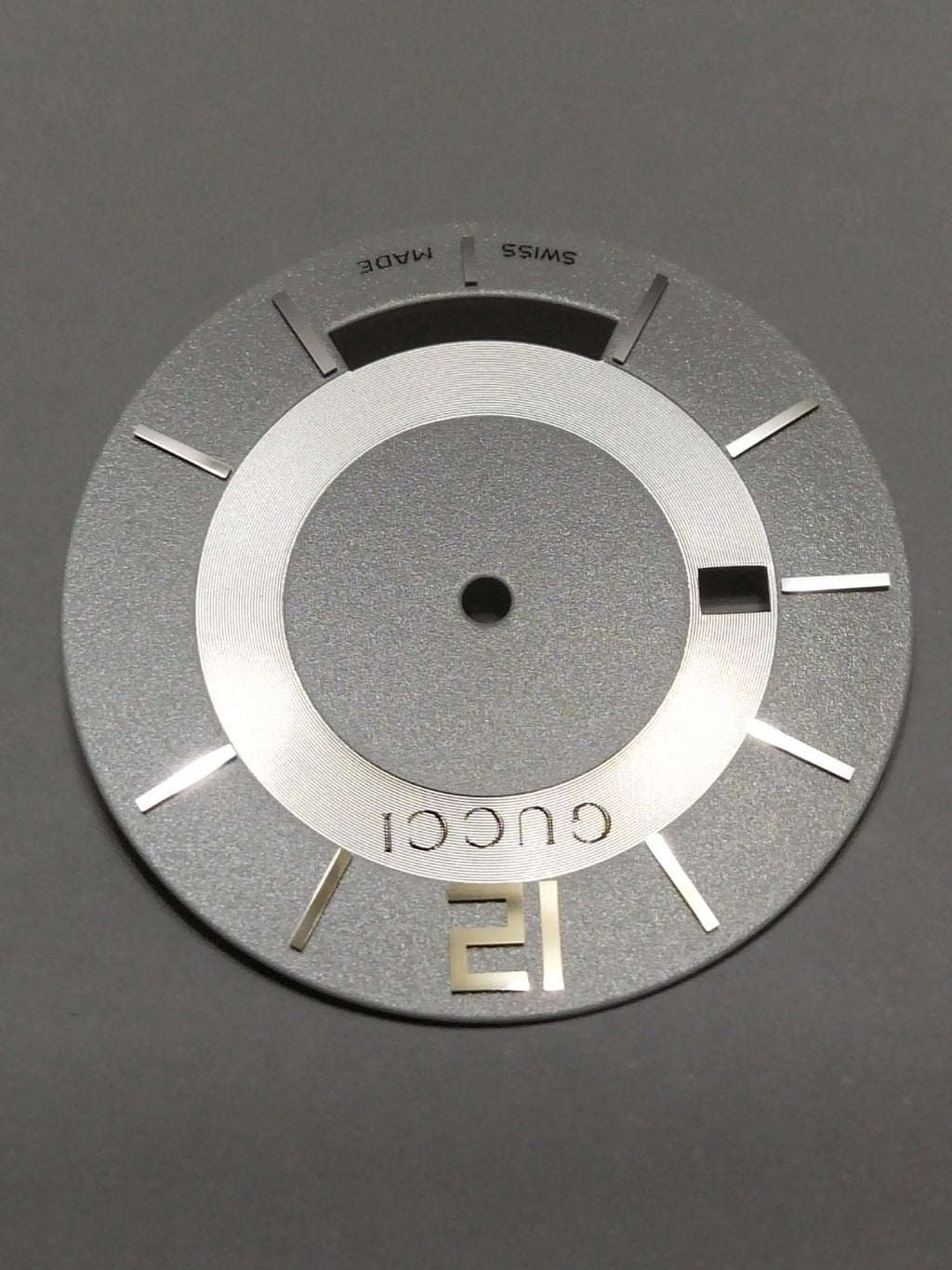 GUCCI Original / Dail /Day Date  / Part No. YDA05065/  white color 