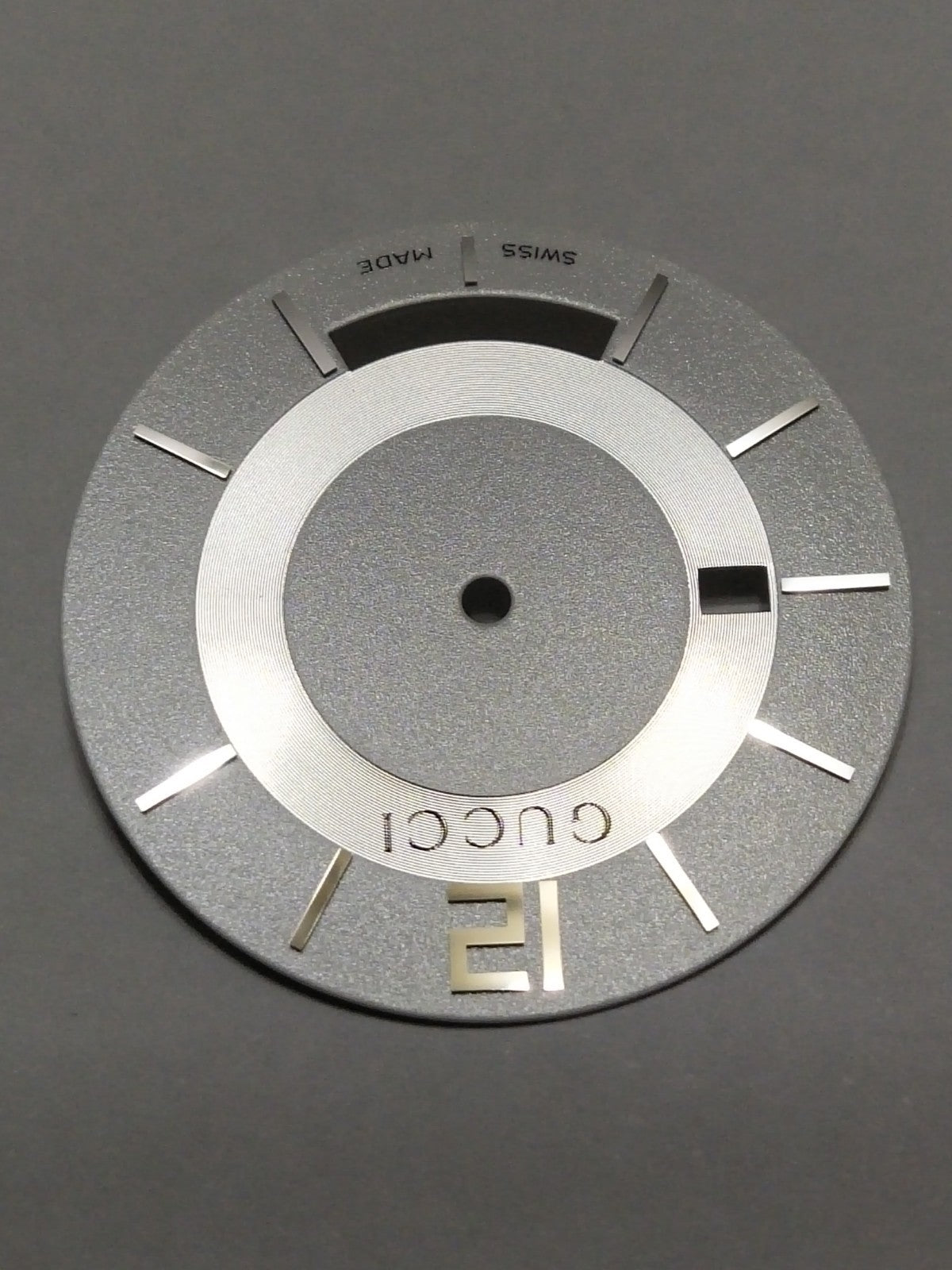 GUCCI Original / Dail /Day Date  / Part No. YDA05065/  white color 