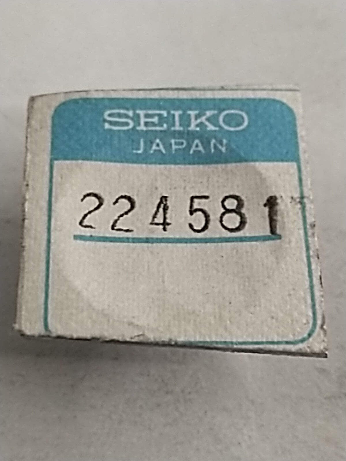 NOS Seiko Part . 224 581 Central wheel and Pinion With Cannon Pinion