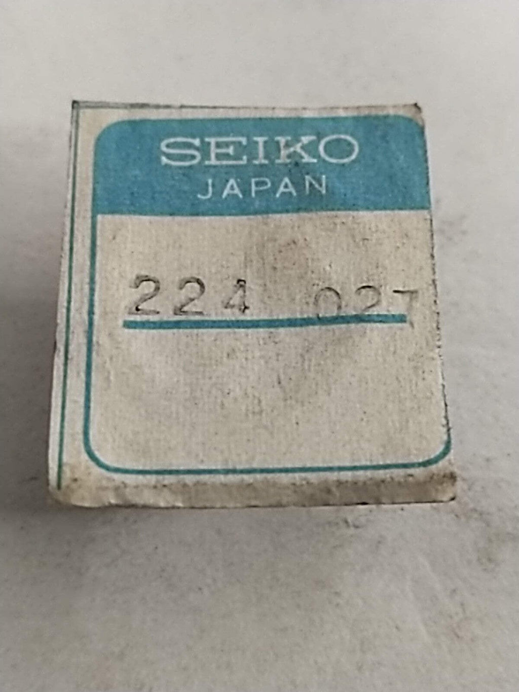 NOS Seiko Part . 224 027 Central wheel and Pinion With Cannon Pinion