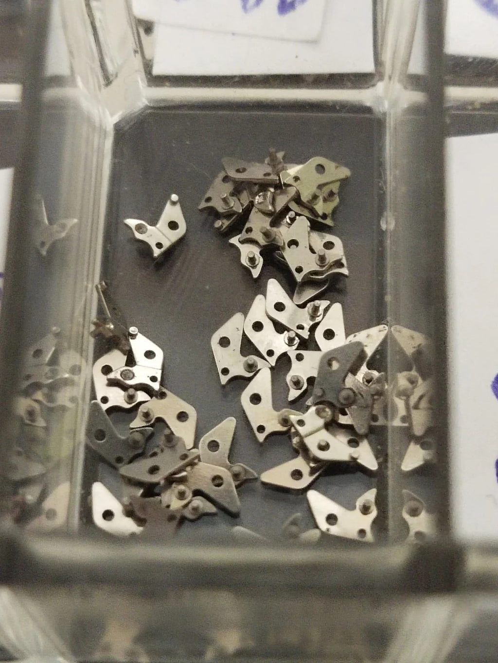 NOS SEIKO PARTS / Sitting lever/ Part . 383 581 Cal.2706A/ 1pc