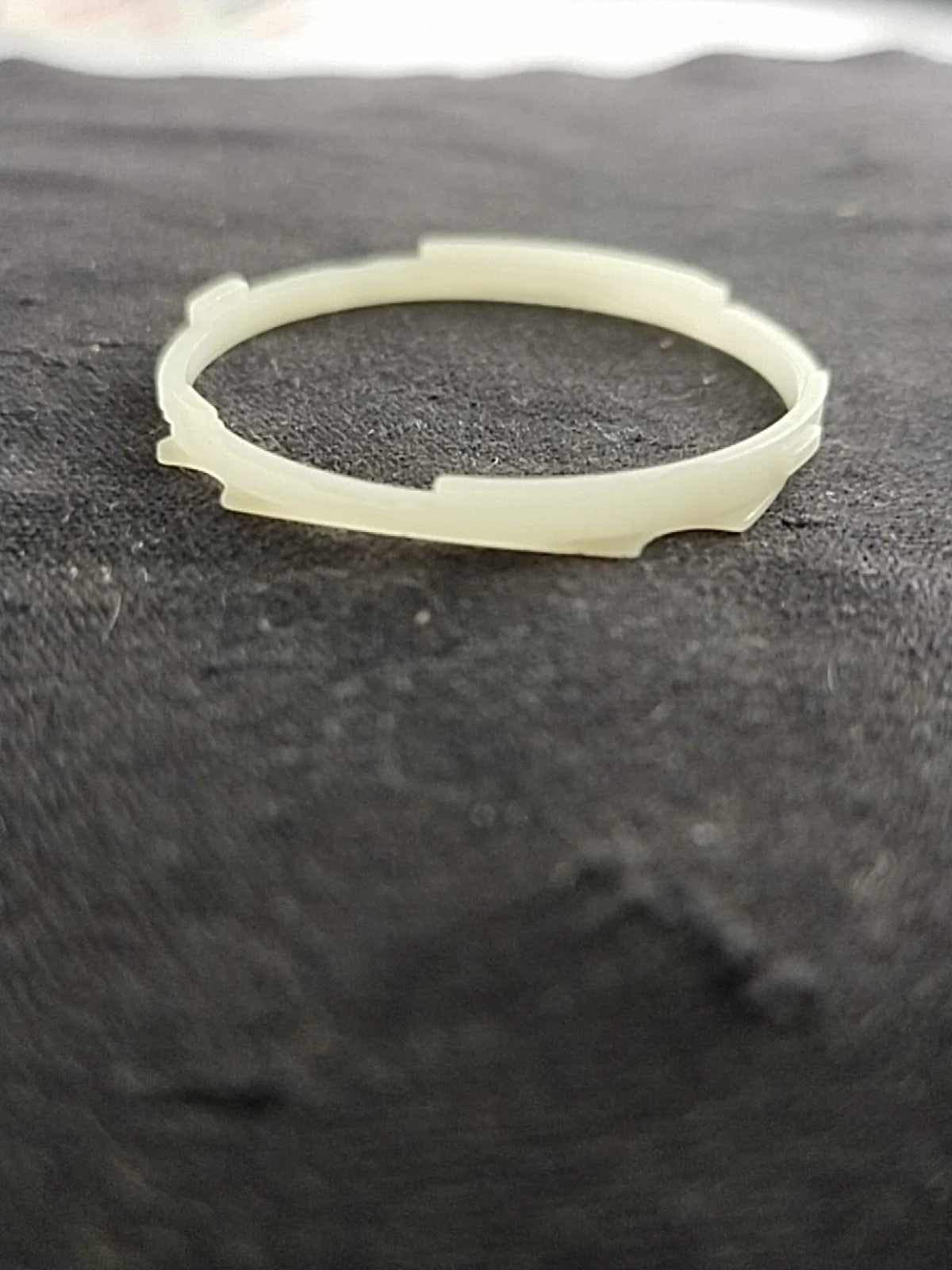 NOS Seiko Part . 8609 0540 / Holdingring For gasket