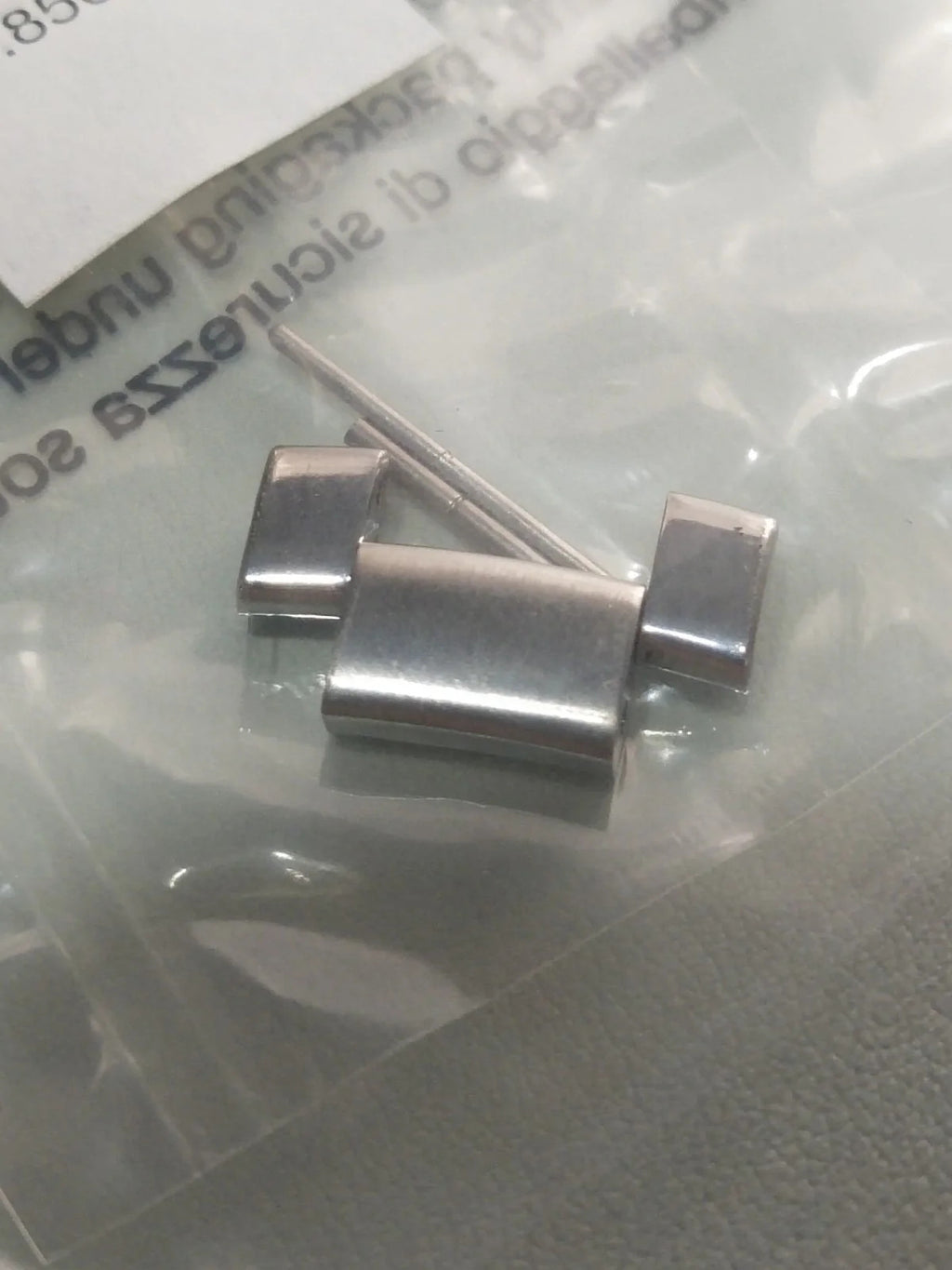 GUCCI Original / Link Steel color / Part No. 163.8505.2 S / 18m.m