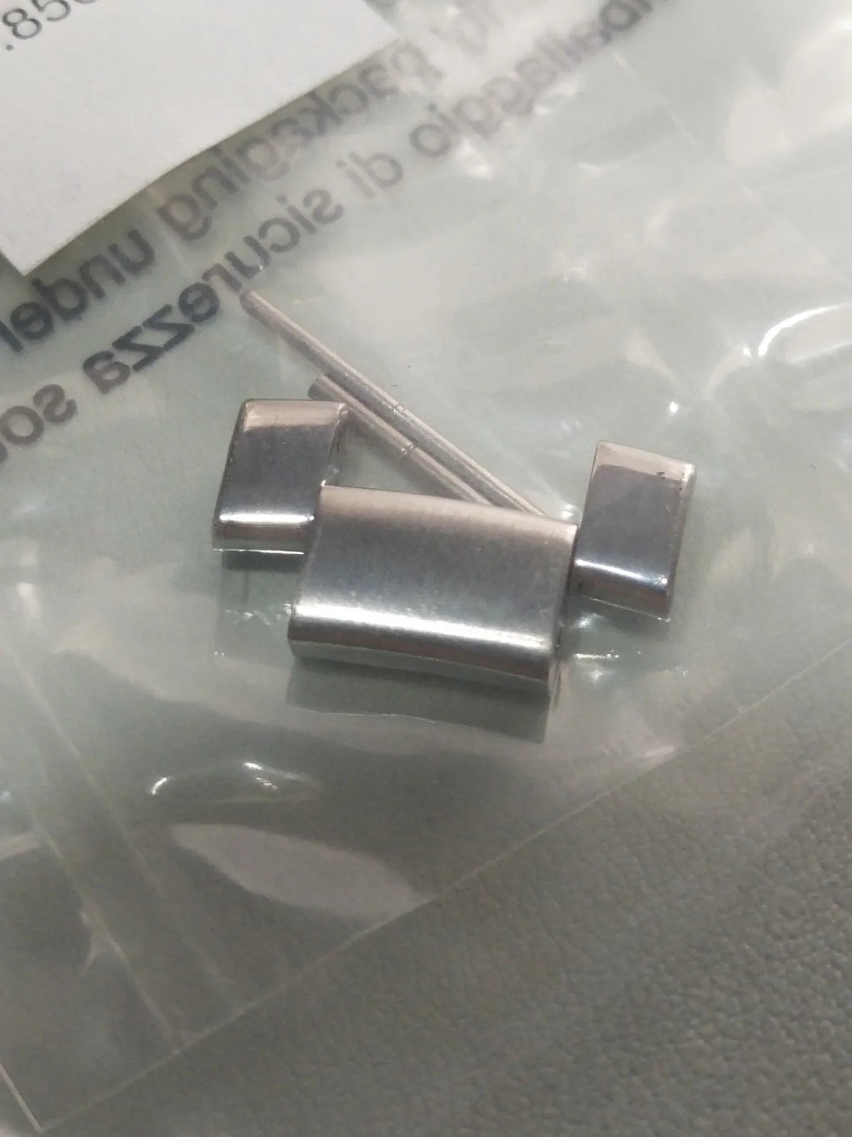 GUCCI Original / Link Steel color / Part No. 163.8505.2 S / 18m.m