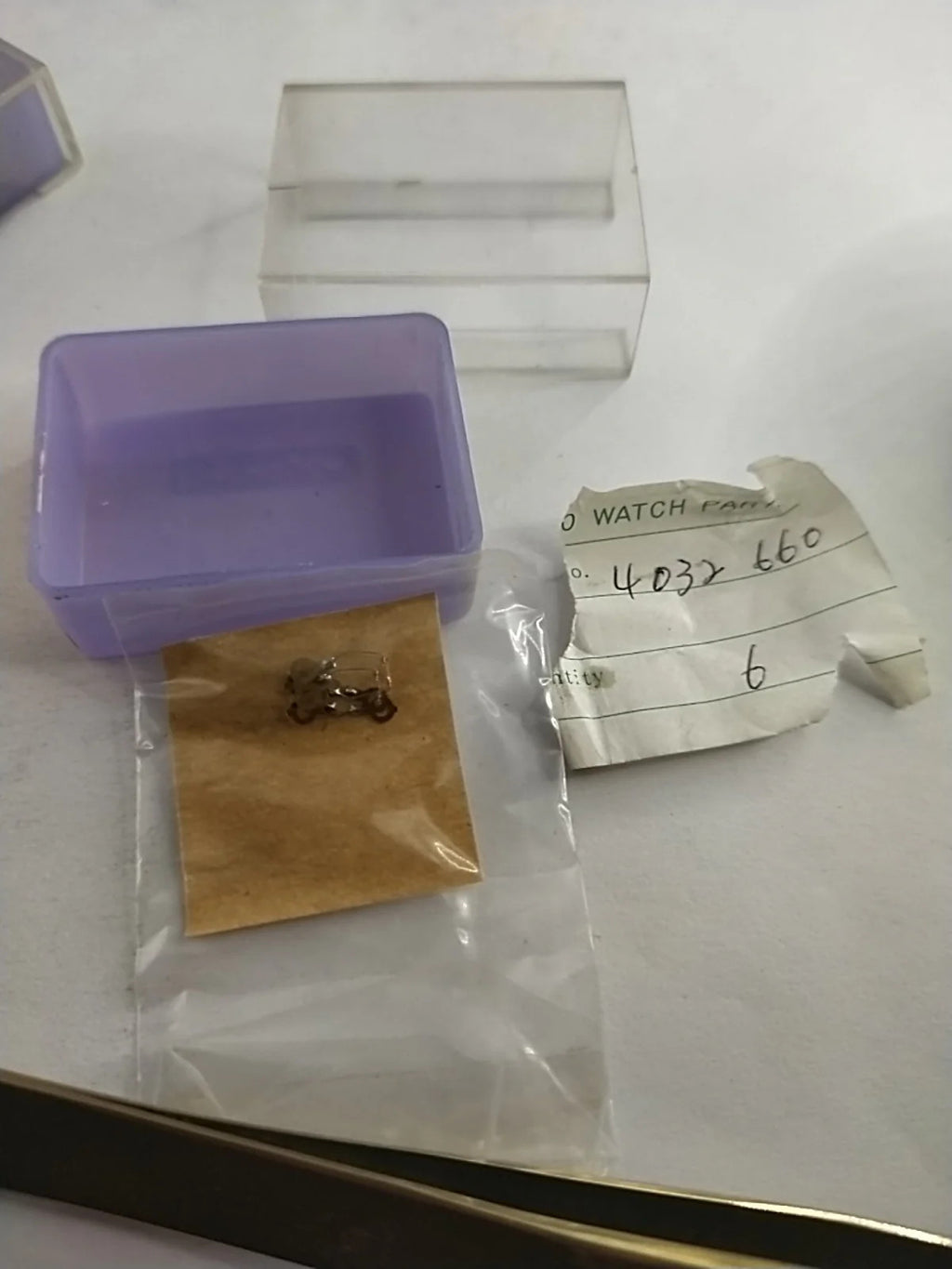 NOS Seiko original Digital Part . 4032 660 circuit light / Price for one piece