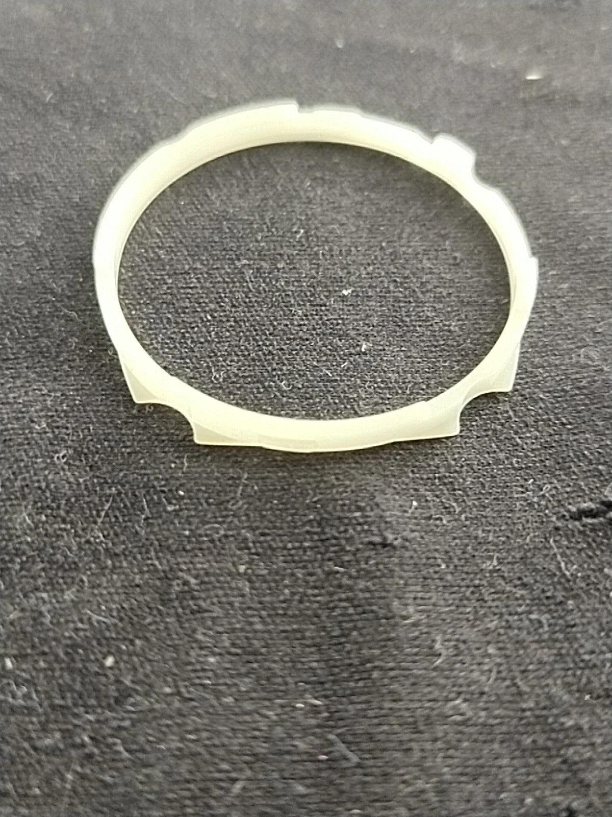 NOS Seiko Part . 8609 0540 / Holdingring For gasket