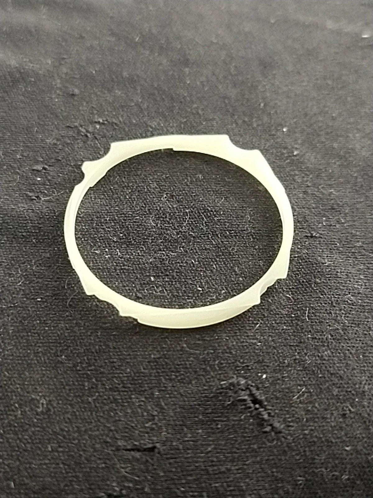 NOS Seiko Part . 8609 0540 / Holdingring For gasket