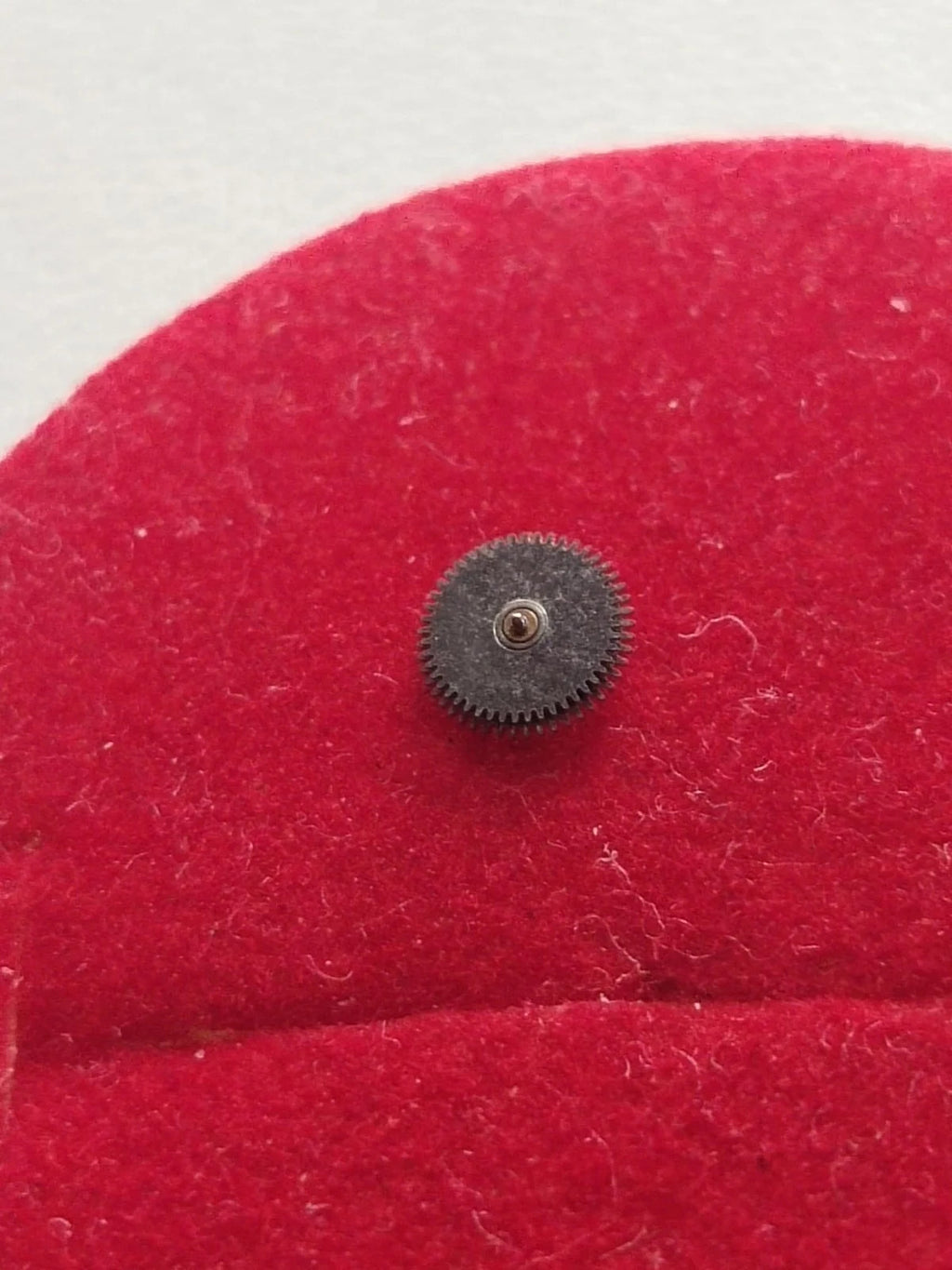 NOS Seiko Parts 667 250 /1pc