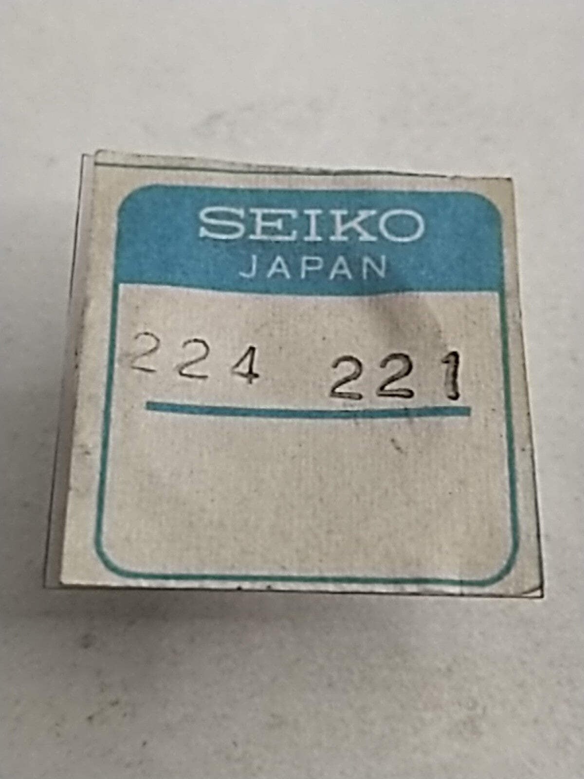 NOS Seiko Part . 224 221 Central wheel and Pinion With Cannon Pinion