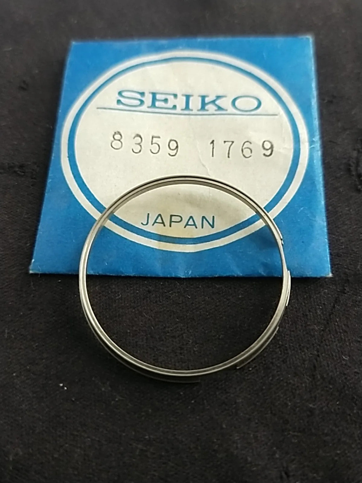 NOS Seiko Part . 8359 1769 / Case Ring Cal . 6138/6139
