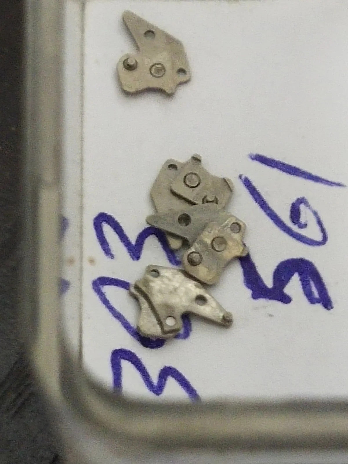 NOS SEIKO PARTS / Sitting lever/ Part . 383 561/560 Cal.5606/19/26/21/B/A/ 1pc