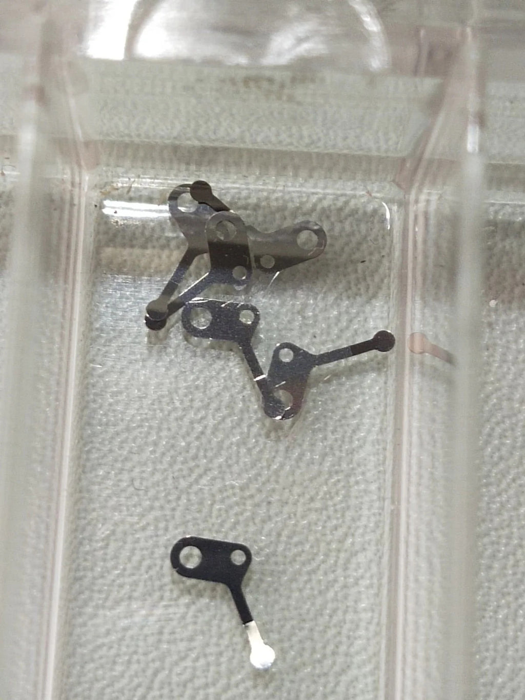 NOS Seiko Parts 560 004 /1pc