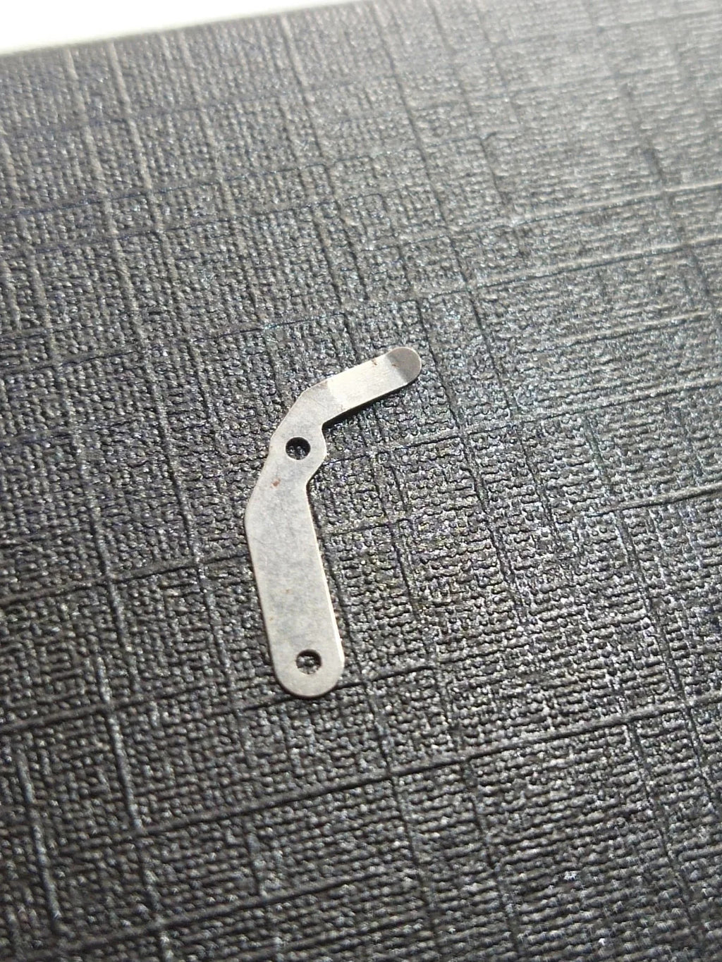Seiko Part. 389 220 Sitting lever Axel Spring Cal. 2205A (1pc