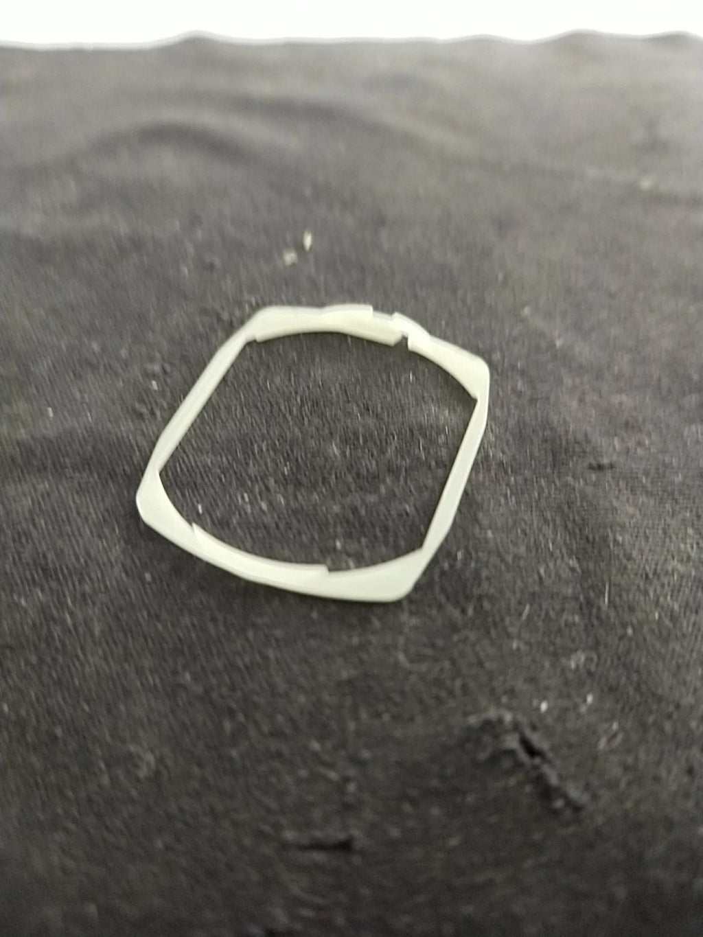 NOS Seiko Part . 8609 0590 / Holdingring For gasket