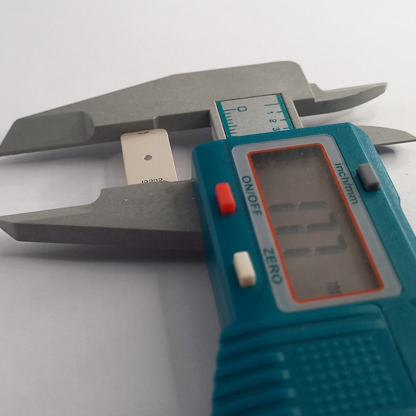 GUCCI Original /Dail CADRANGRIS 3905L / Part No. 051A410.6 color  Beige