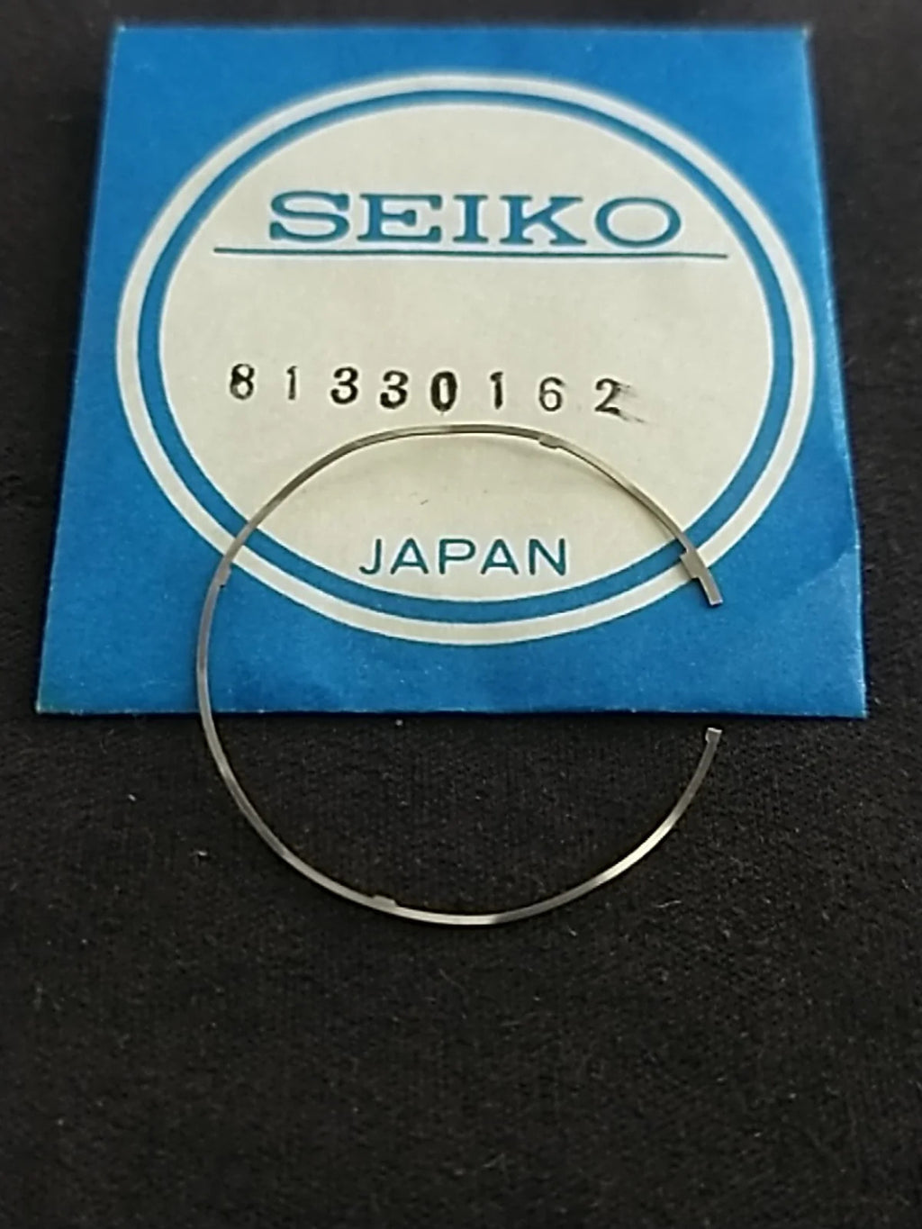 NOS Seiko Part . 8133 0162 / Shock resistant back cover