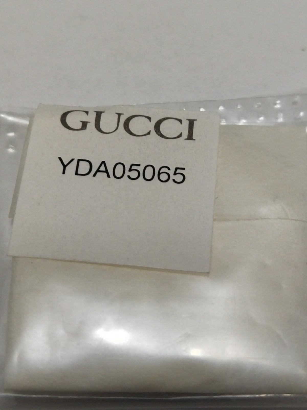 GUCCI Original / Dail /Day Date  / Part No. YDA05065/  white color 