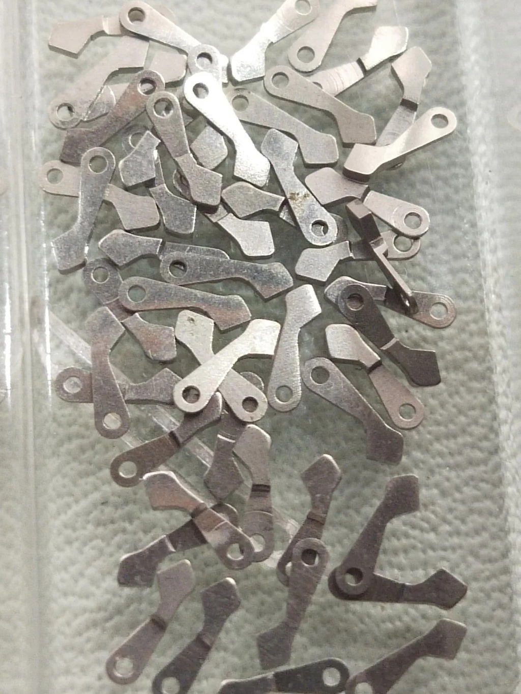 Seiko Part. 810 220 Date Jumper Cal. 2202A/2205A/2242A/2245A/ (1pc