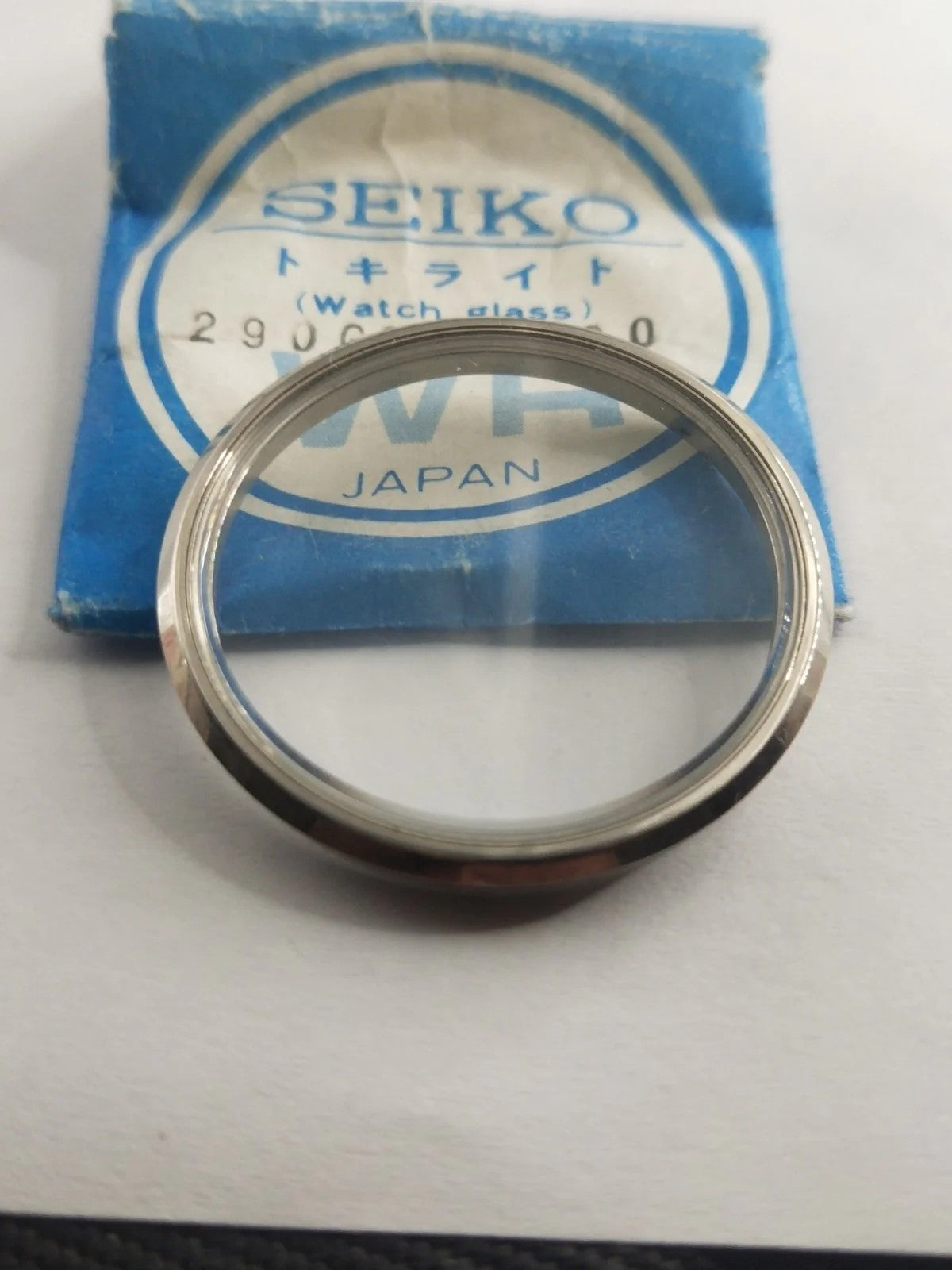 New Old Stok original Seiko glass 290G05GNS