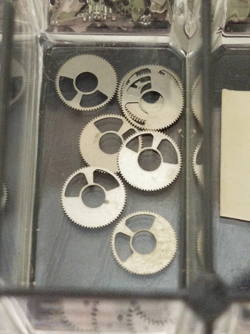 NOS Seiko Date Draiving wheel Parts 802 640 / 1 Pc /Cal. 6423A