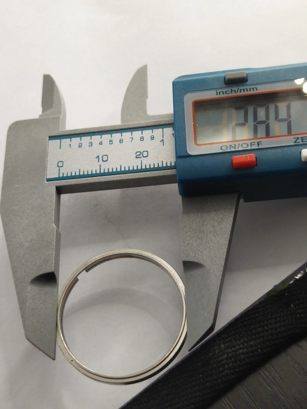 NOS Seiko Part . 8310 0981 / Case Ring