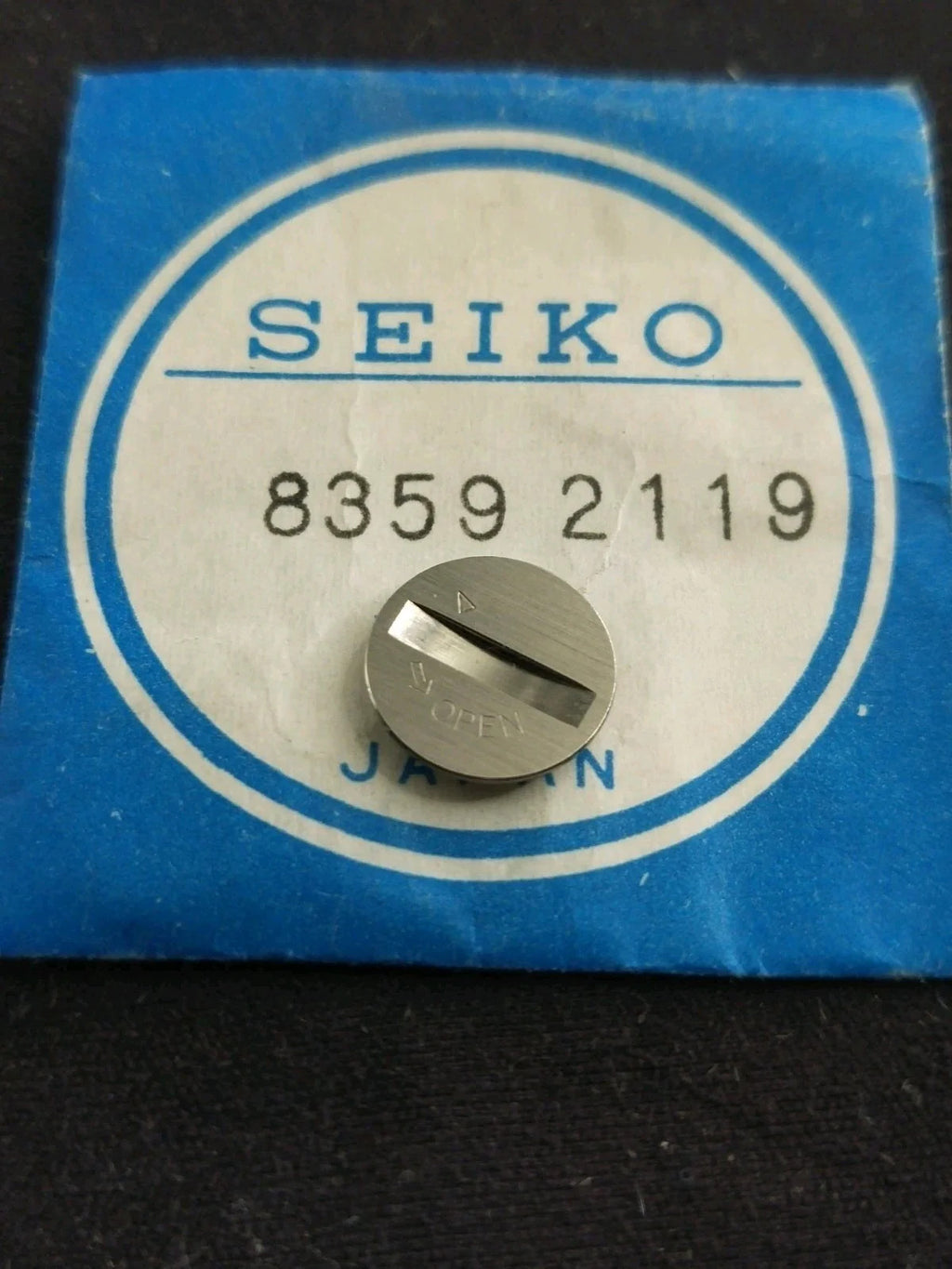 NOS Seiko Part . 8359 2119 Battery Hatch Cover