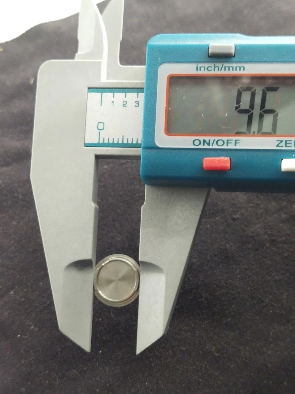 NOS Seiko Part . 8359 1959 Battery Hatch Cover