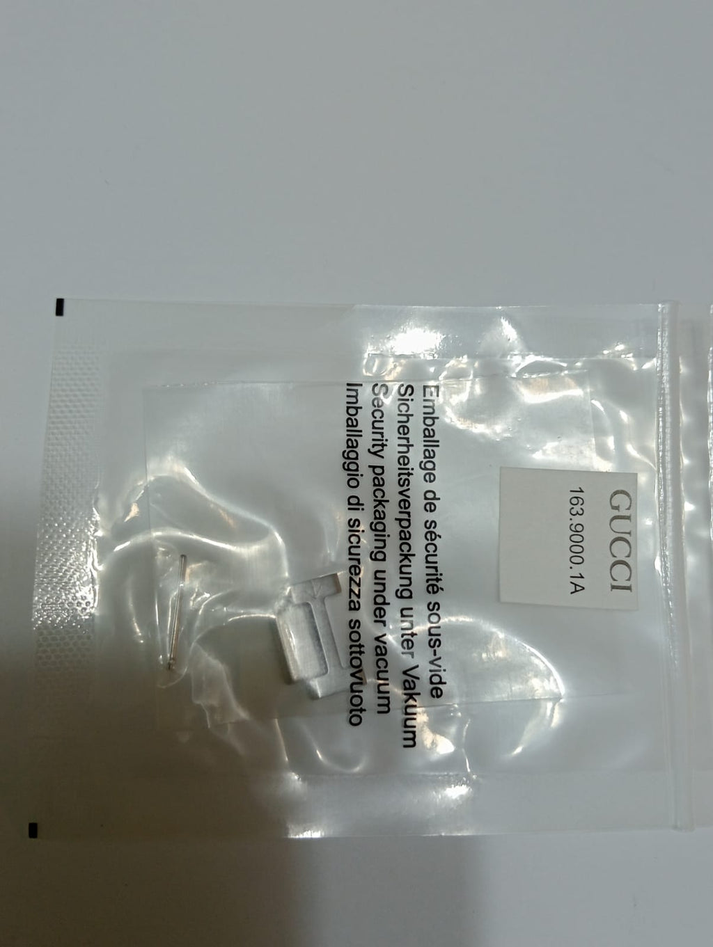 Gucci Link part no.163.9000.1A15.9mm