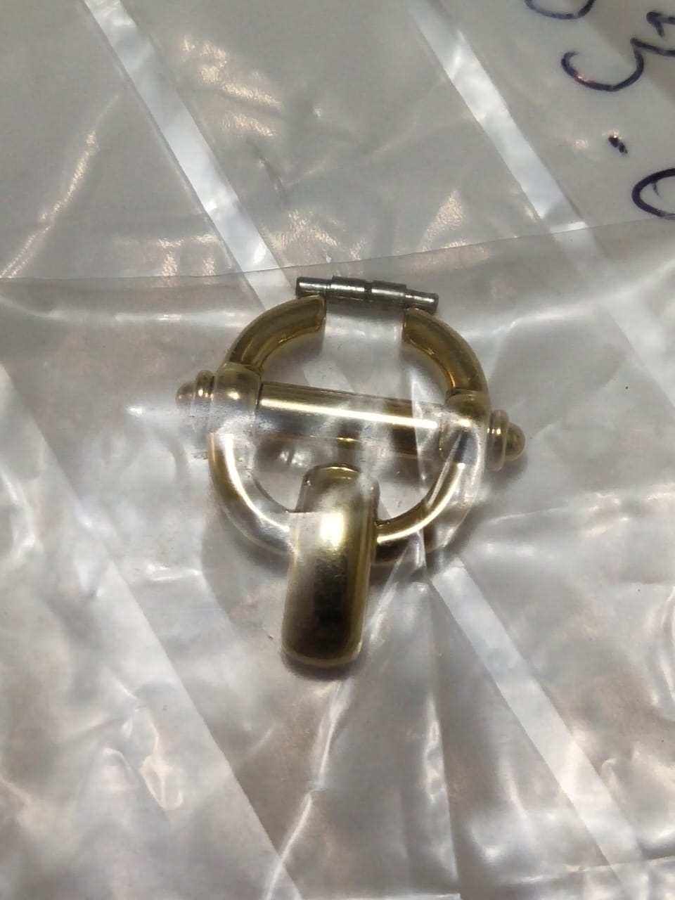 Gucci Link  Gold Colour  Part No. 163.6400.2