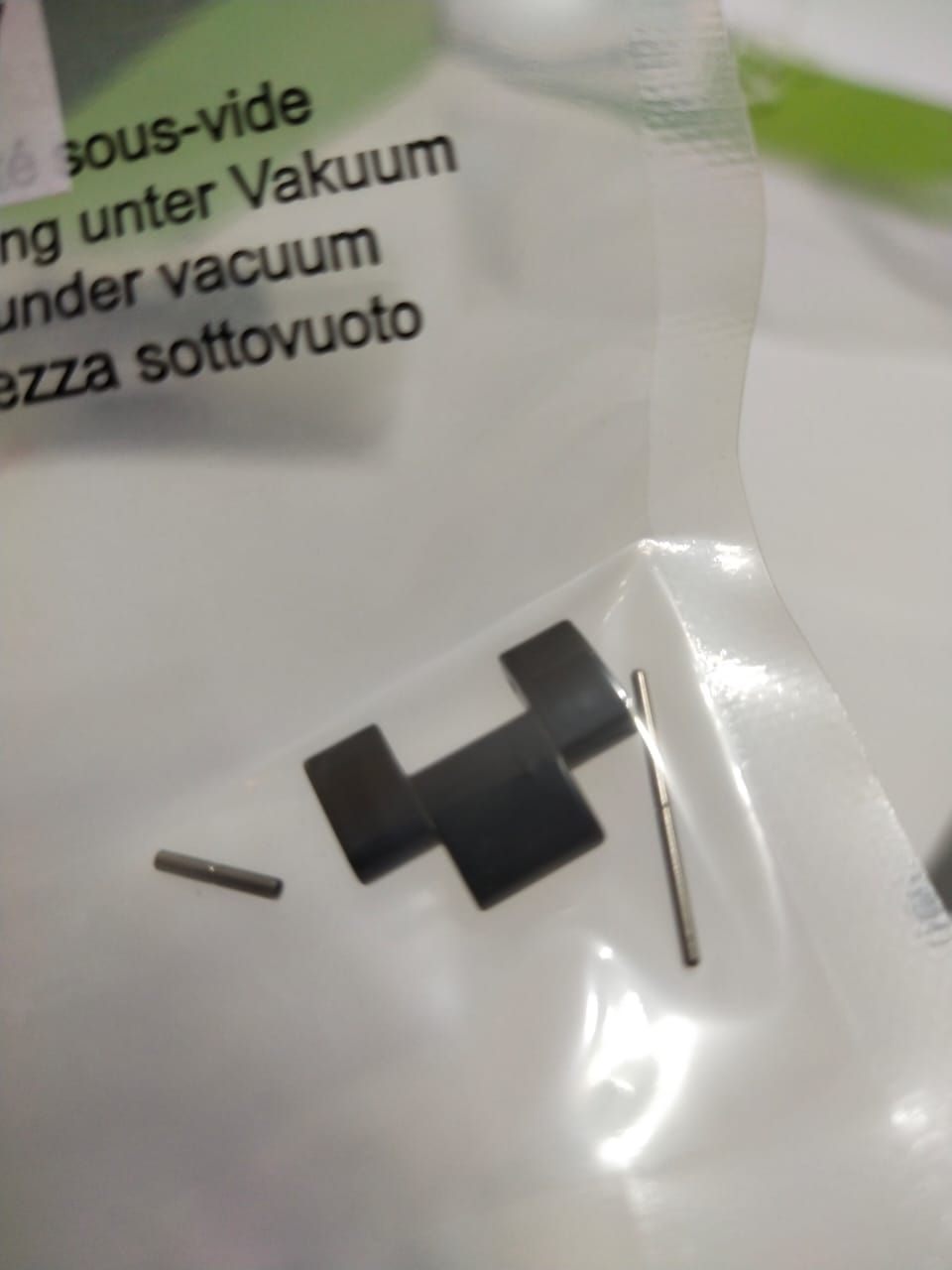 Gucci Link  Black Ceramic  18mm  Part No YDA58457